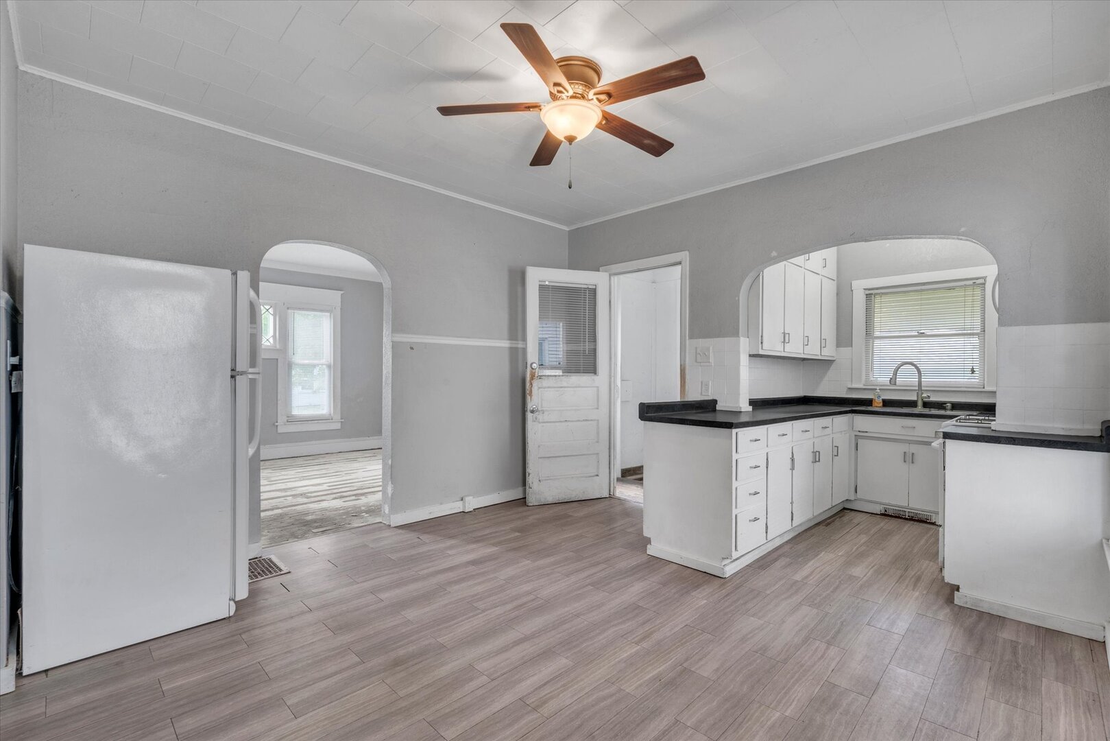 706 N Howell Street Property Photo 19