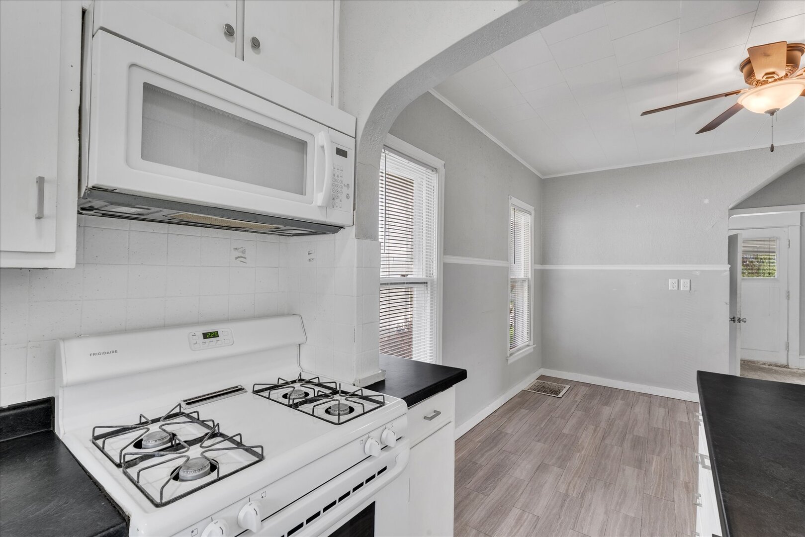 706 N Howell Street Property Photo 25