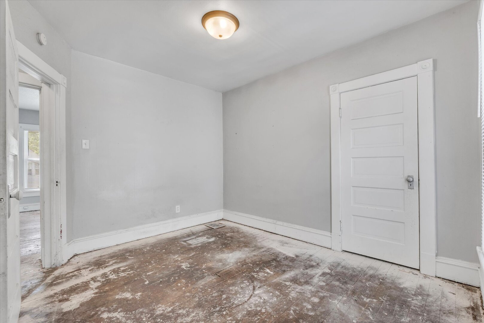 706 N Howell Street Property Photo 31
