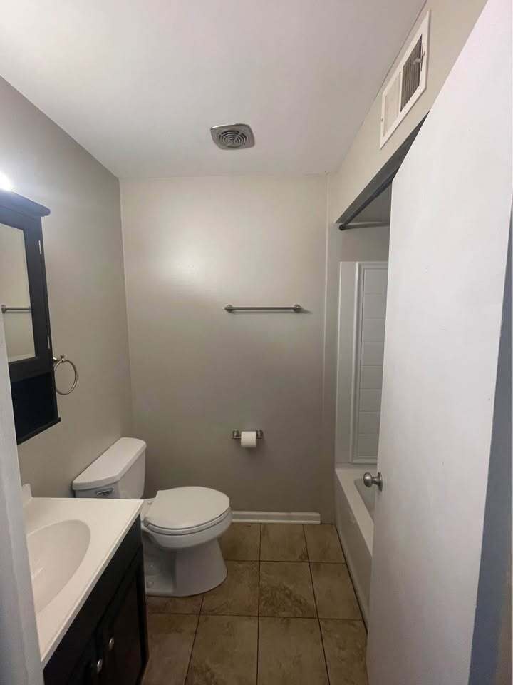 4815 Butterfield Road Property Photo 19