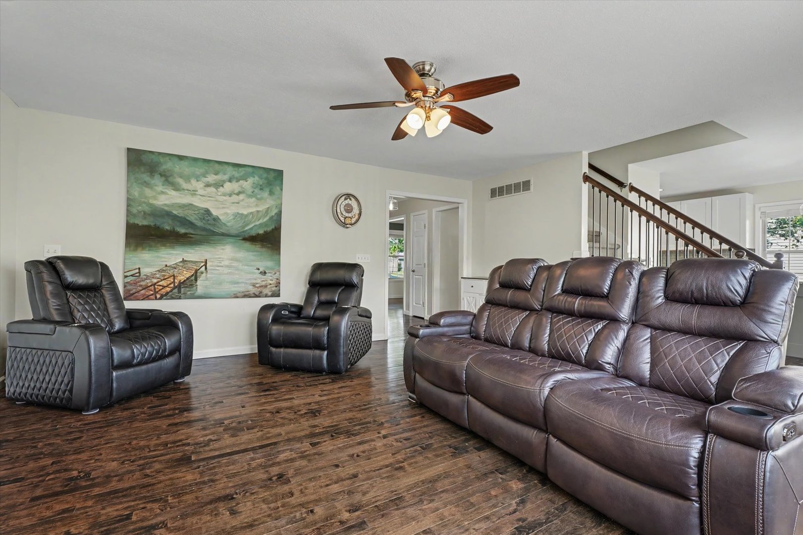 206 E Tomaras Avenue Property Photo 8