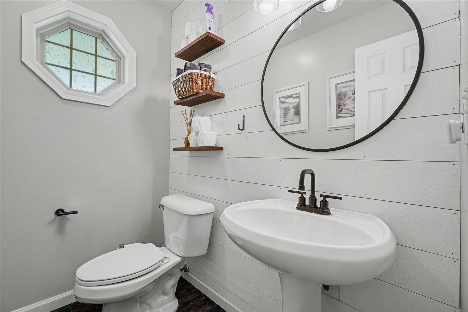206 E Tomaras Avenue Property Photo 19