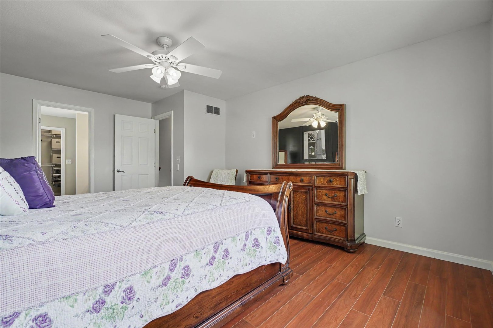 206 E Tomaras Avenue Property Photo 27