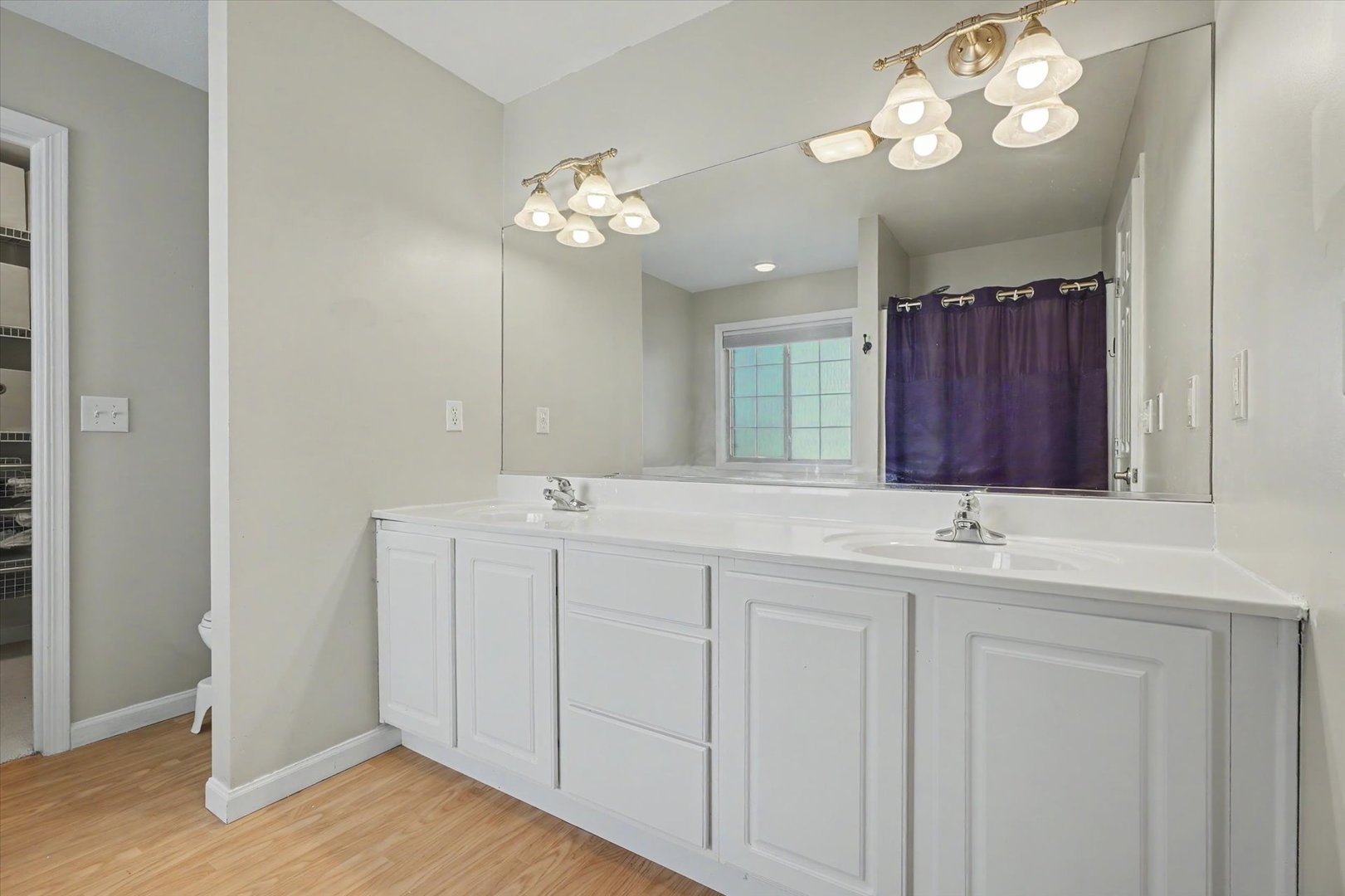 206 E Tomaras Avenue Property Photo 28