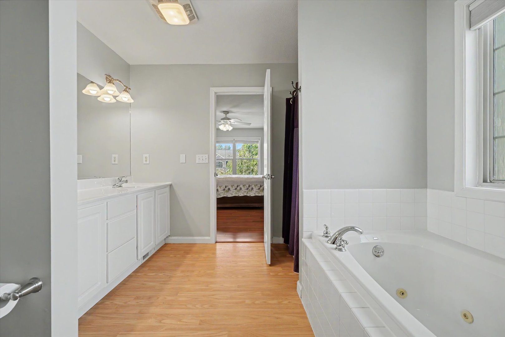 206 E Tomaras Avenue Property Photo 29