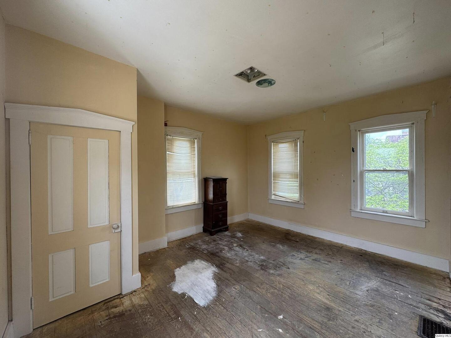 608 Adams Property Photo 11
