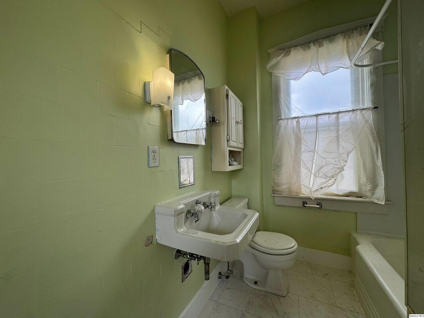 608 Adams Property Photo 12