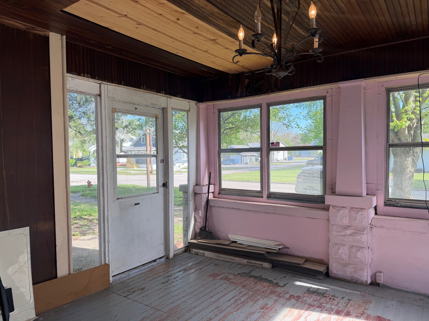 385 E Main Street Property Photo 17