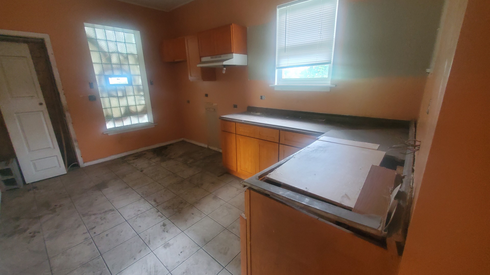 5258 S Emerald Avenue Property Photo 14