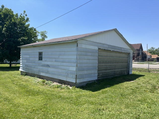 610 W Central Boulevard Property Photo 4