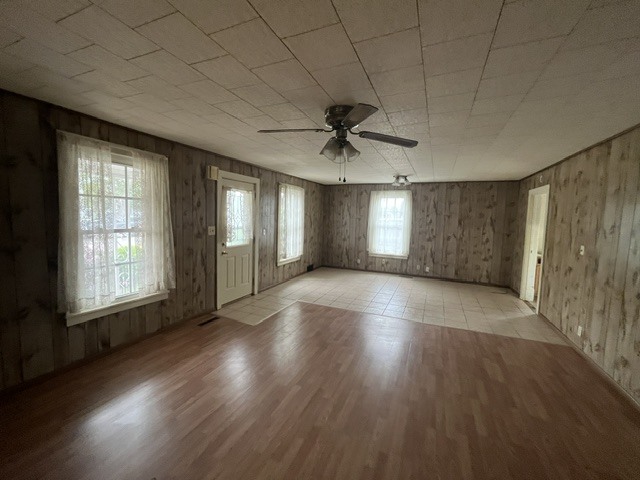 610 W Central Boulevard Property Photo 5