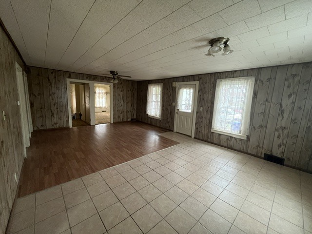 610 W Central Boulevard Property Photo 6