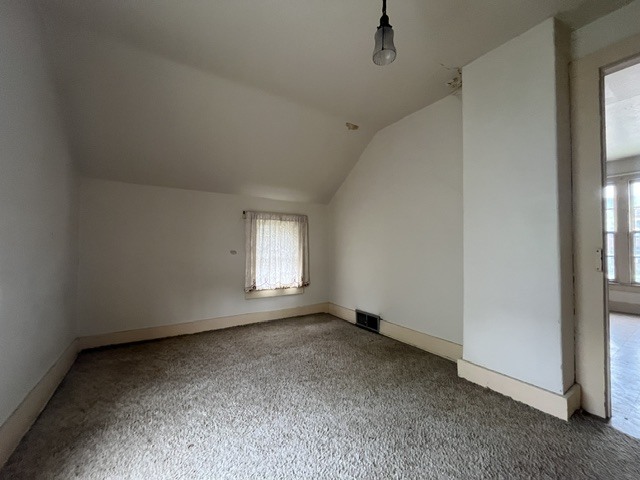 610 W Central Boulevard Property Photo 11
