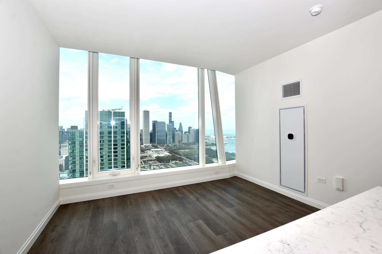 1000 S Michigan Avenue 5402 Property Photo 10