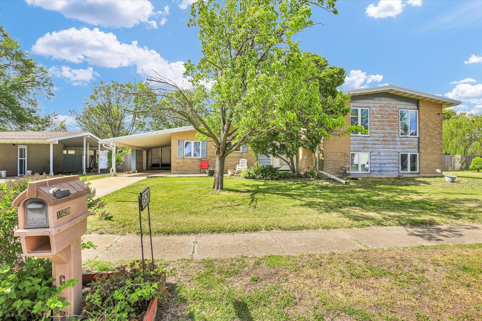 1520 S Pointe Drive Property Photo 1