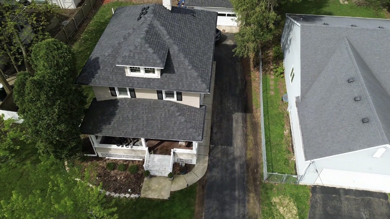 211 N Batavia Avenue Property Photo 2