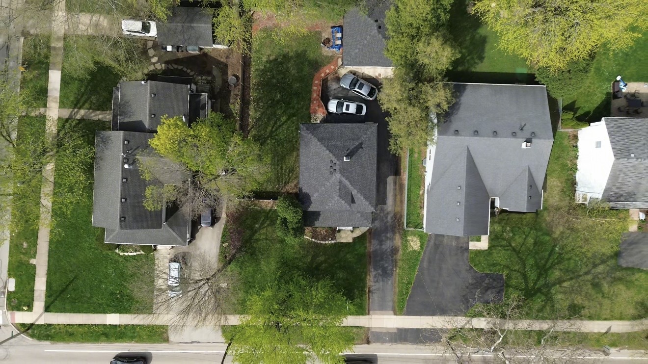 211 N Batavia Avenue Property Photo 3