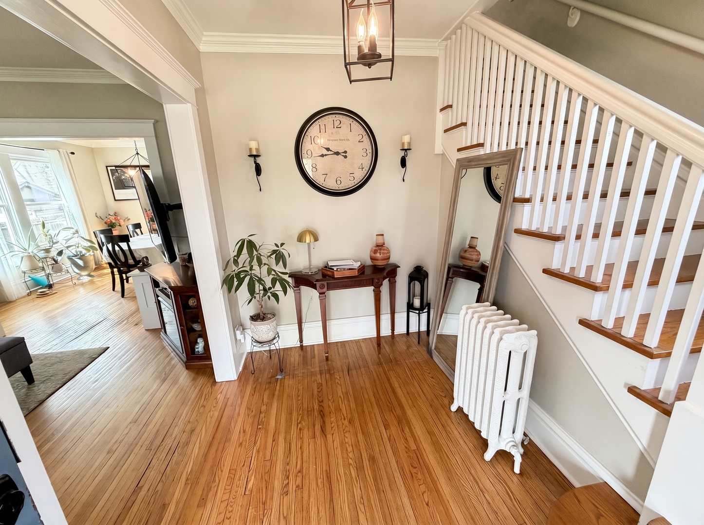 211 N Batavia Avenue Property Photo 4