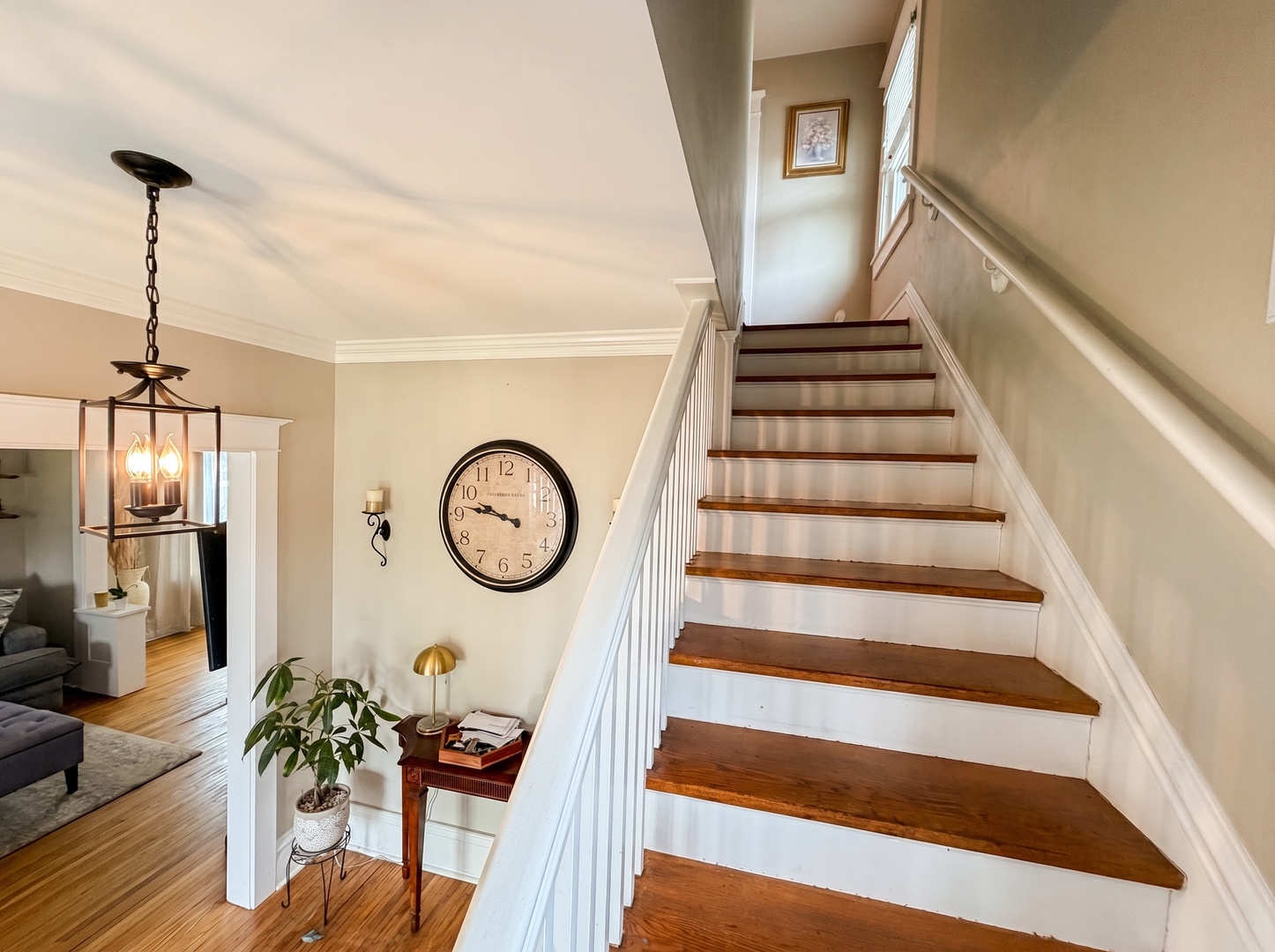 211 N Batavia Avenue Property Photo 8
