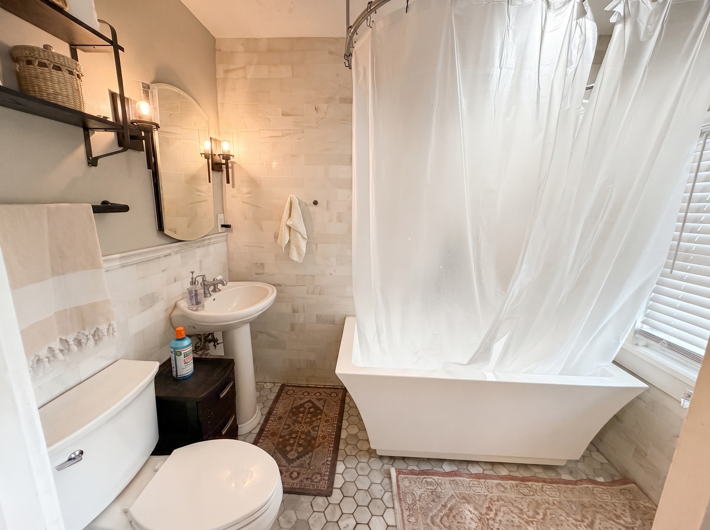 211 N Batavia Avenue Property Photo 10