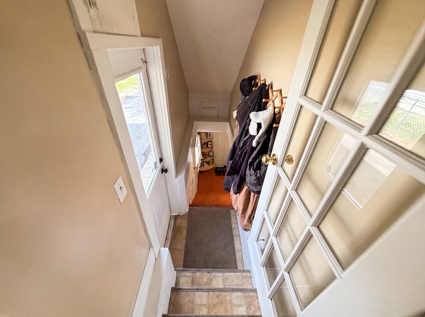 211 N Batavia Avenue Property Photo 15