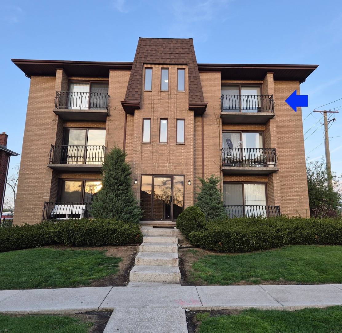 14655 Lamon Avenue 3S Property Photo 1