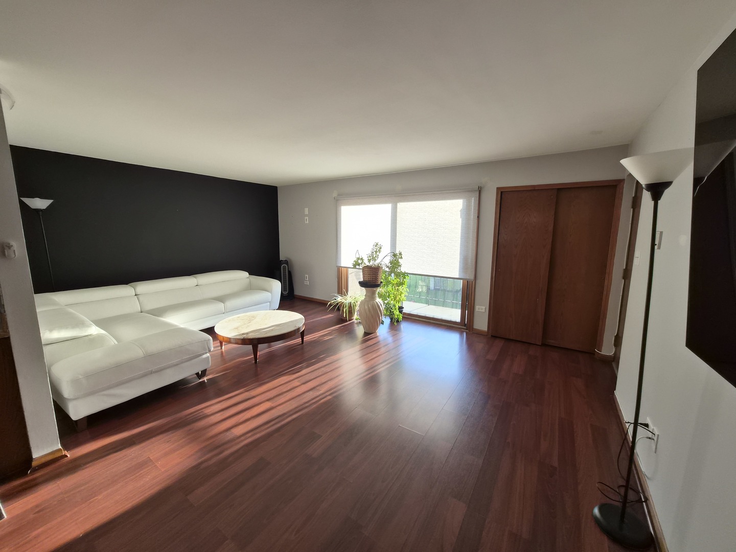 14655 Lamon Avenue 3s Property Photo 2