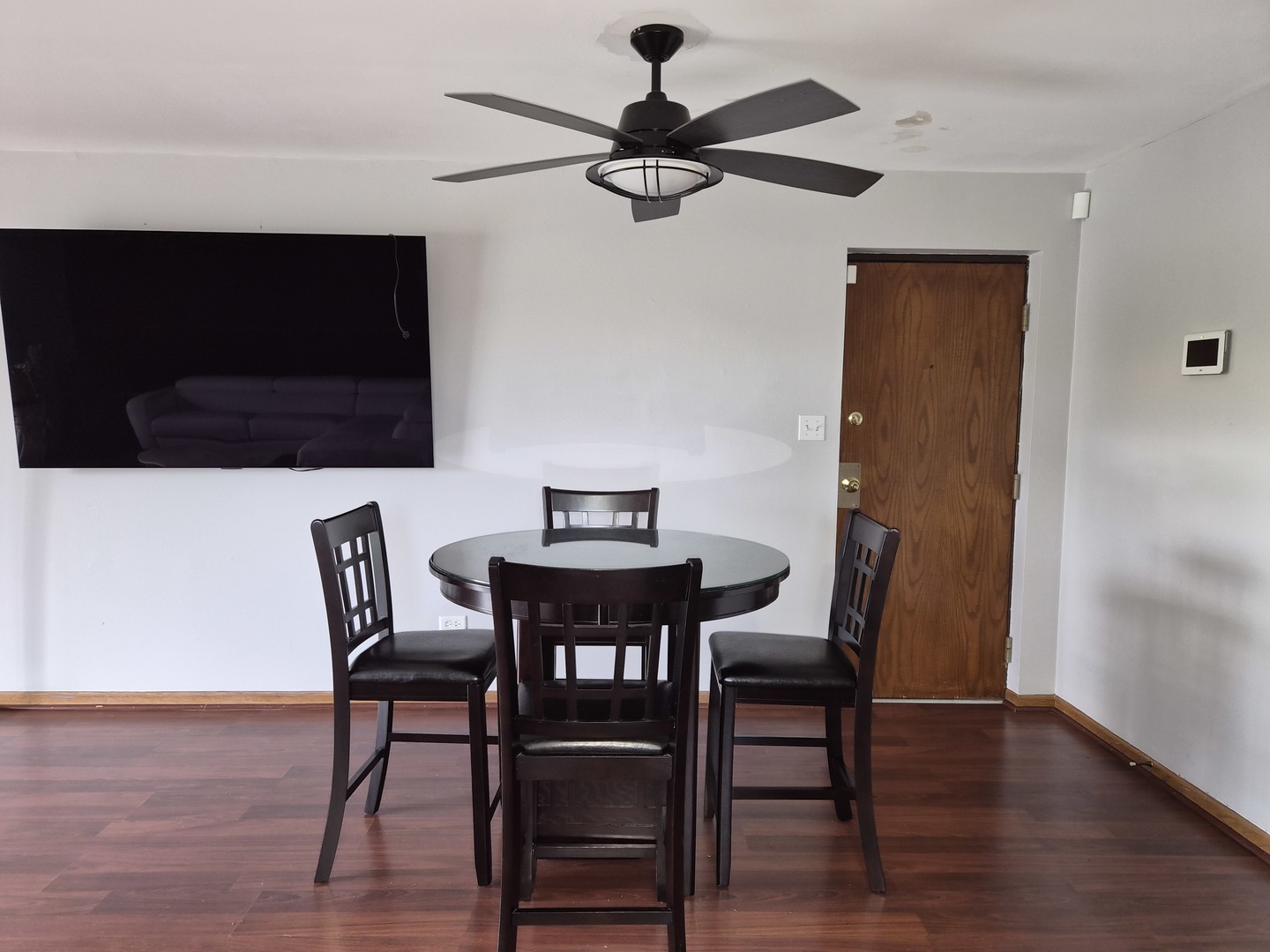 14655 Lamon Avenue 3s Property Photo 9