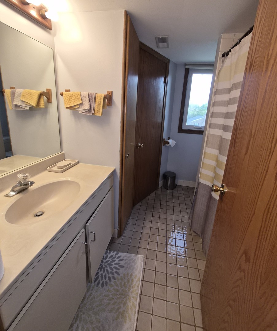 14655 Lamon Avenue 3s Property Photo 11