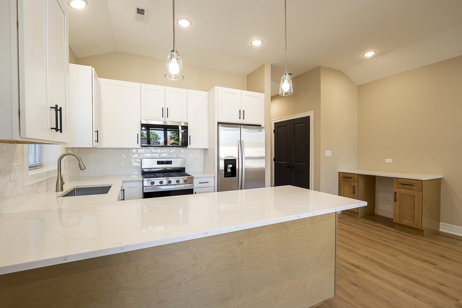 6621 S Drexel Avenue Property Photo 11