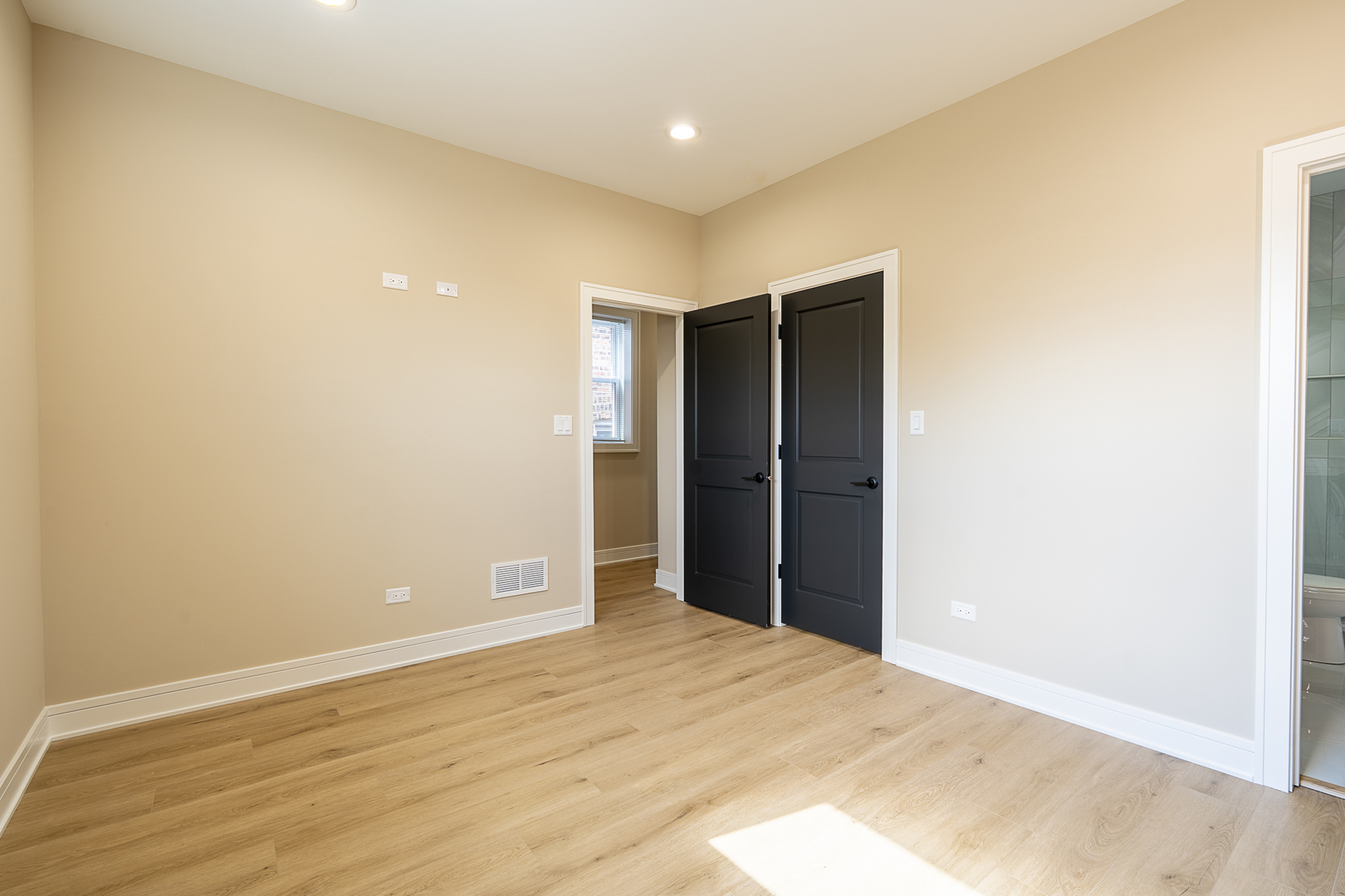 6621 S Drexel Avenue Property Photo 15