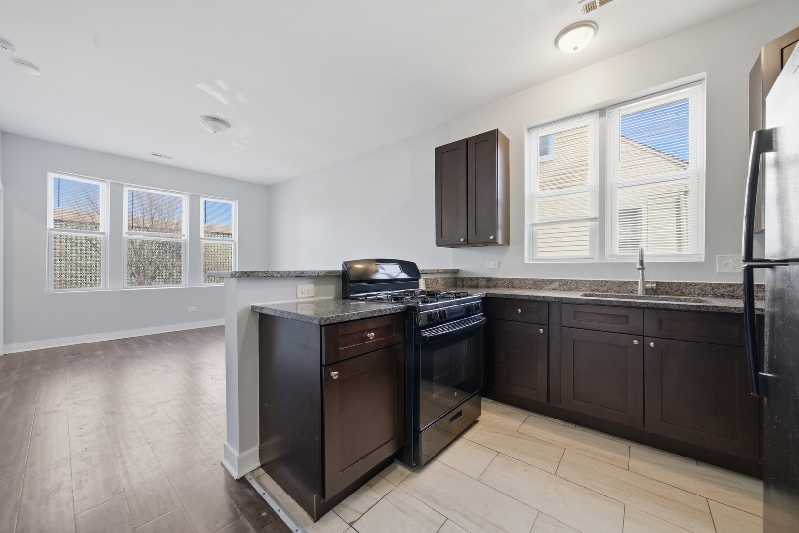 4800 S Winchester Avenue Property Photo 14