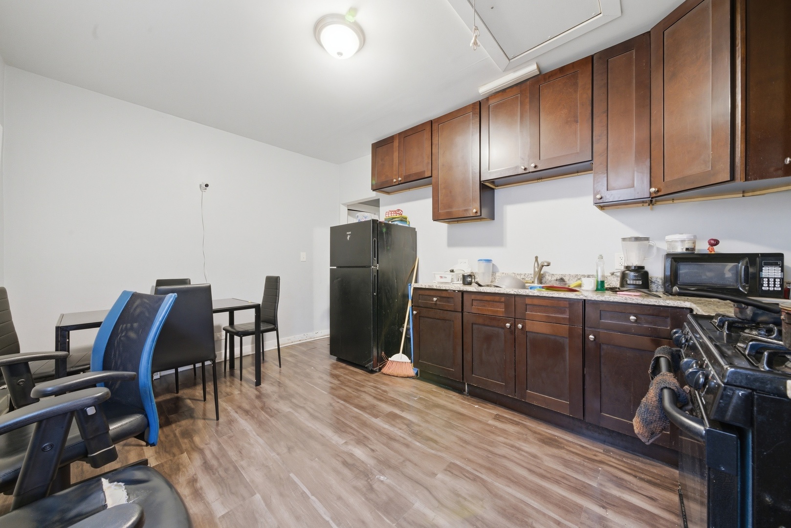 4800 S Winchester Avenue Property Photo 23