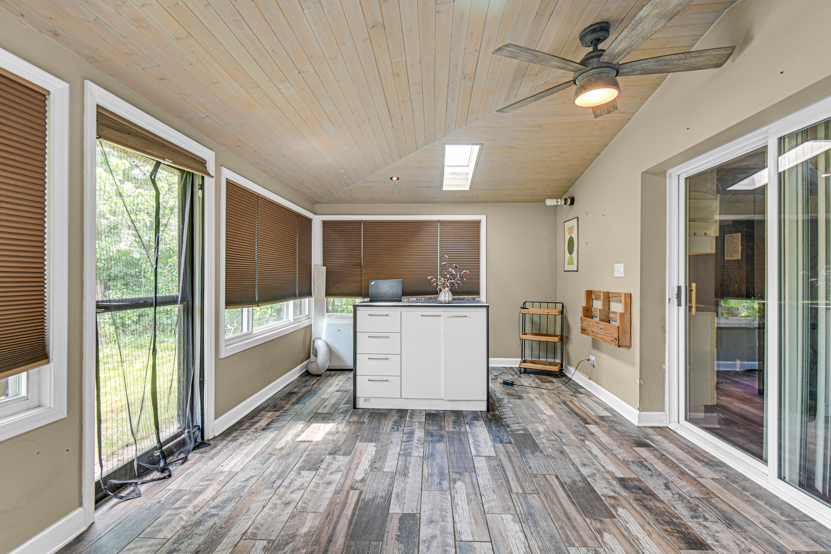 15601 Ridgeland Avenue Property Photo 8