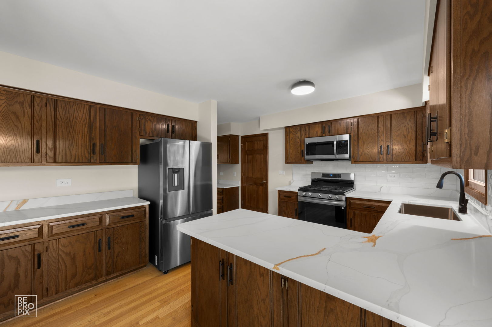 1749 E Bailey Road Property Photo 9