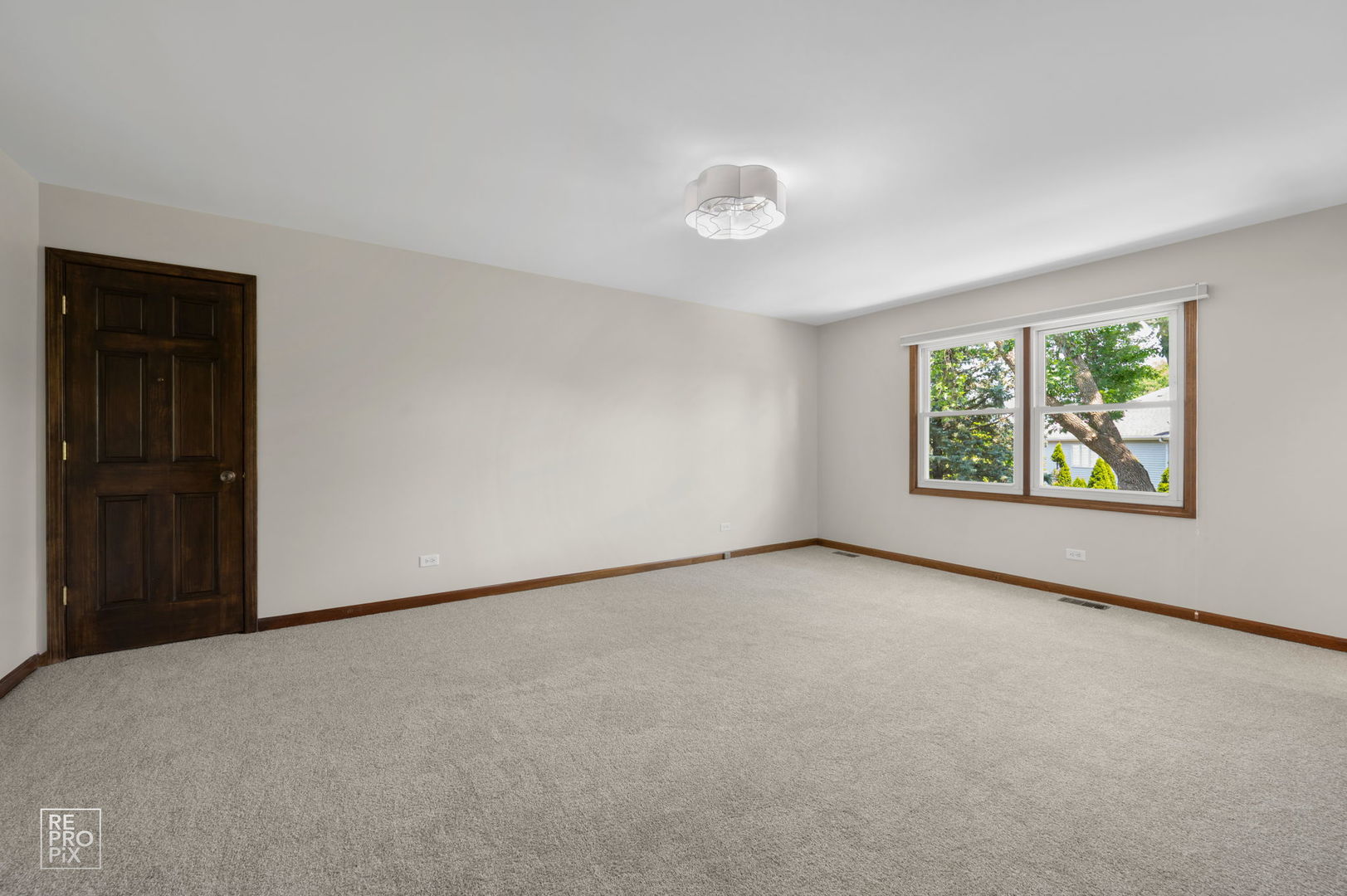 1749 E Bailey Road Property Photo 19