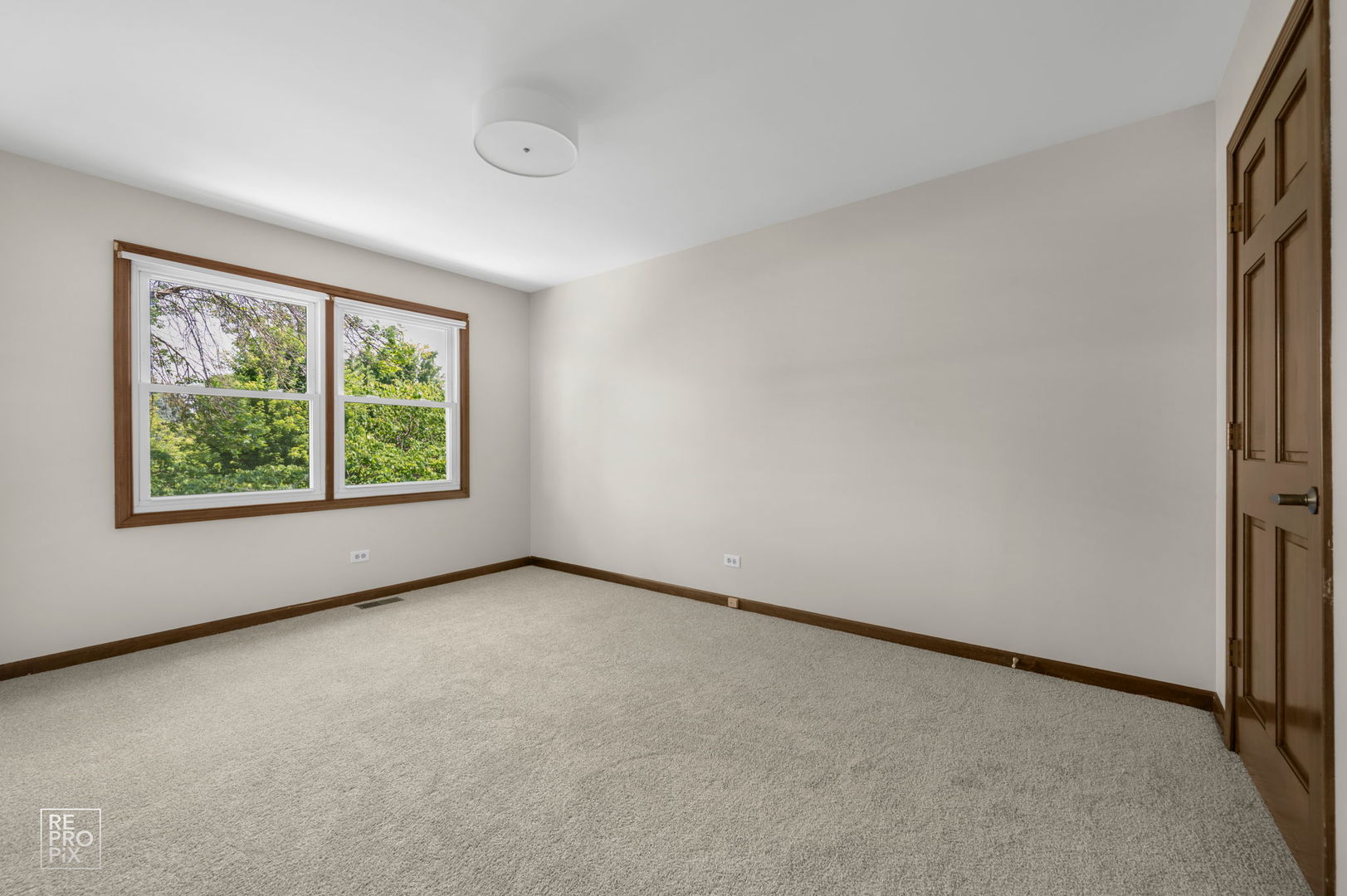 1749 E Bailey Road Property Photo 23