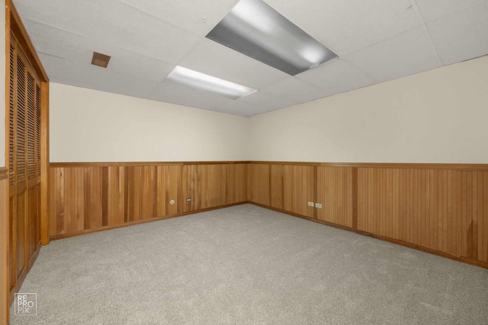 1749 E Bailey Road Property Photo 30
