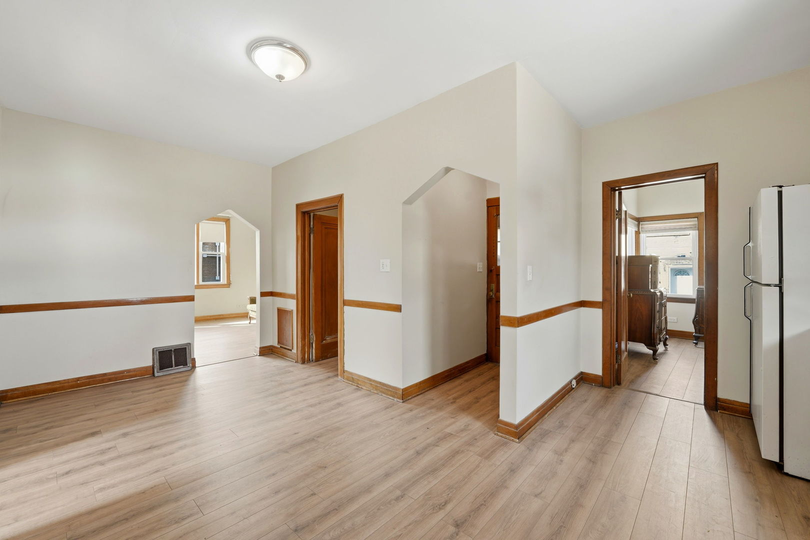 2111 Main Street Property Photo 6
