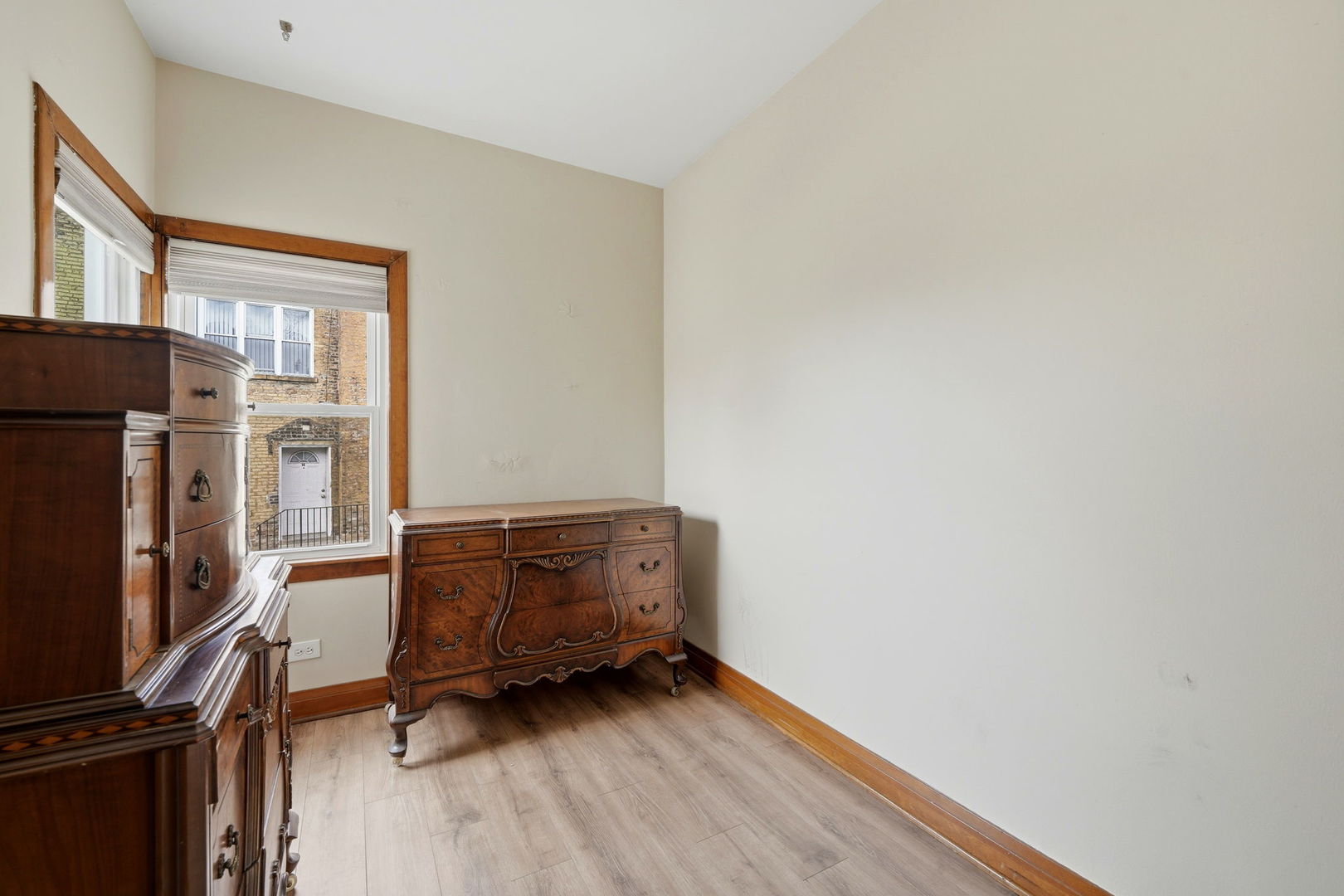 2111 Main Street Property Photo 7