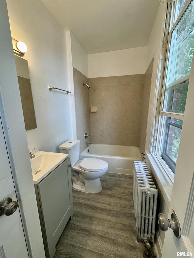 1622 Washington Street 4 Property Photo 8