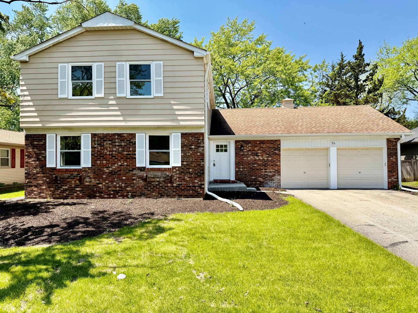 711 Woodhollow Lane Property Photo 1