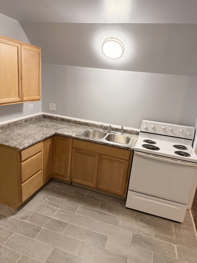 14305 Irving Avenue 2 Property Photo 3