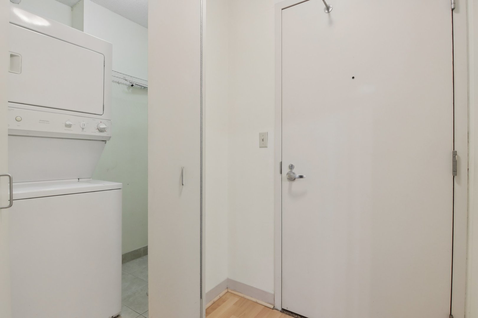 222 N Columbus Drive 711 Property Photo 10
