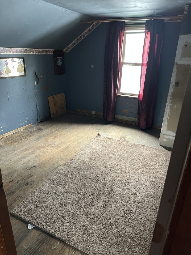 1221 E Chestnut Street Property Photo 6