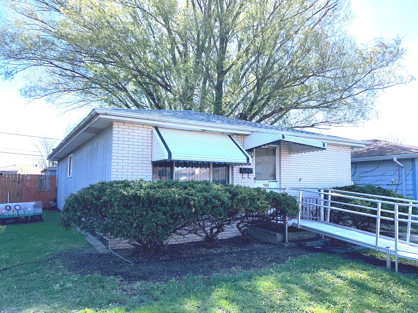 705 May Street Property Photo 2