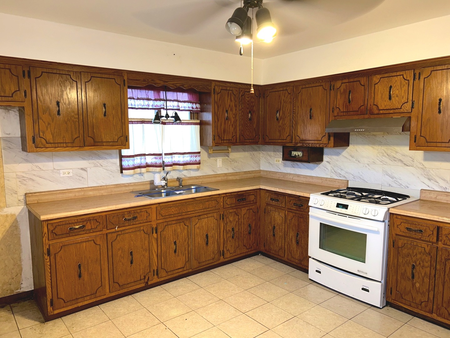 705 May Street Property Photo 11