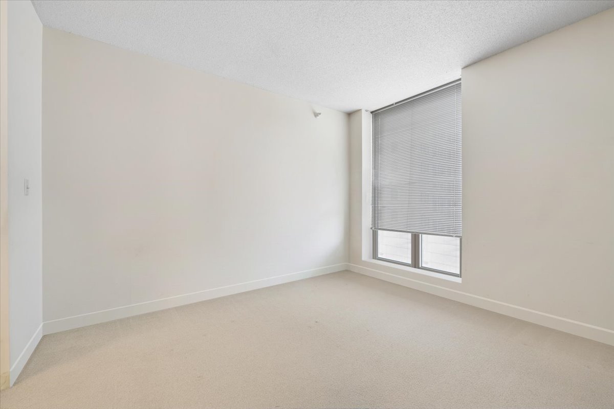 222 N Columbus Drive 612 Property Photo 14