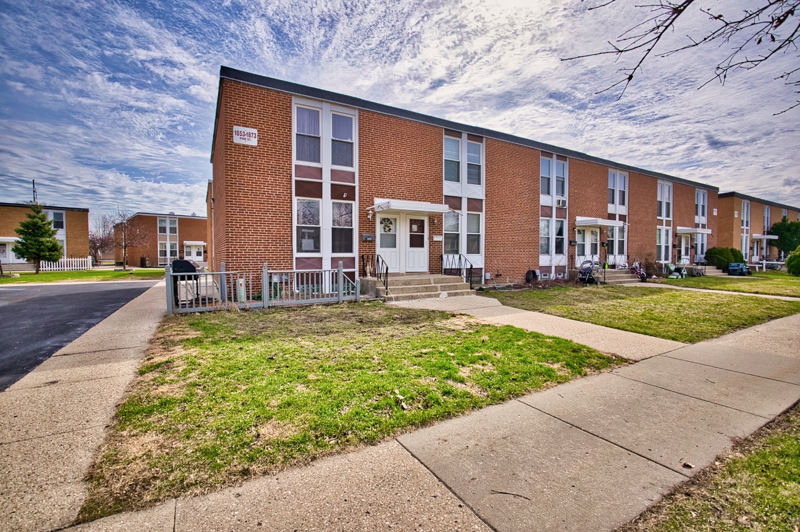1857 Pine Street Property Photo 1