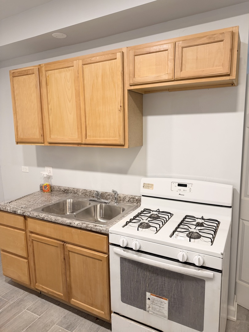 14305 Irving Avenue 1 Property Photo 8